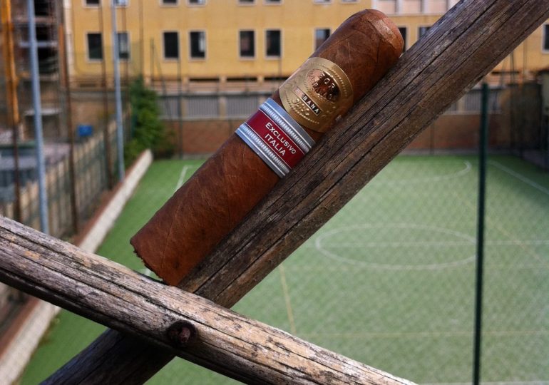 Por Larranaga Small Robusto Exclusivo Italia