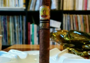 Bolivar Super Corona Review