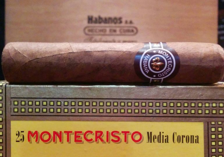 Montecristo Media Corona Review