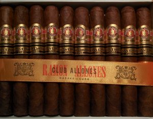 Club Allones Box