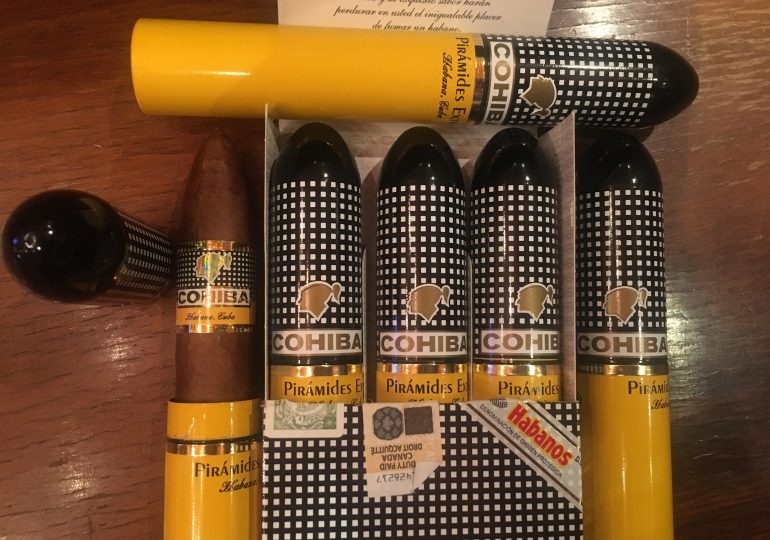 Cohiba Pirámides Extra Tubos