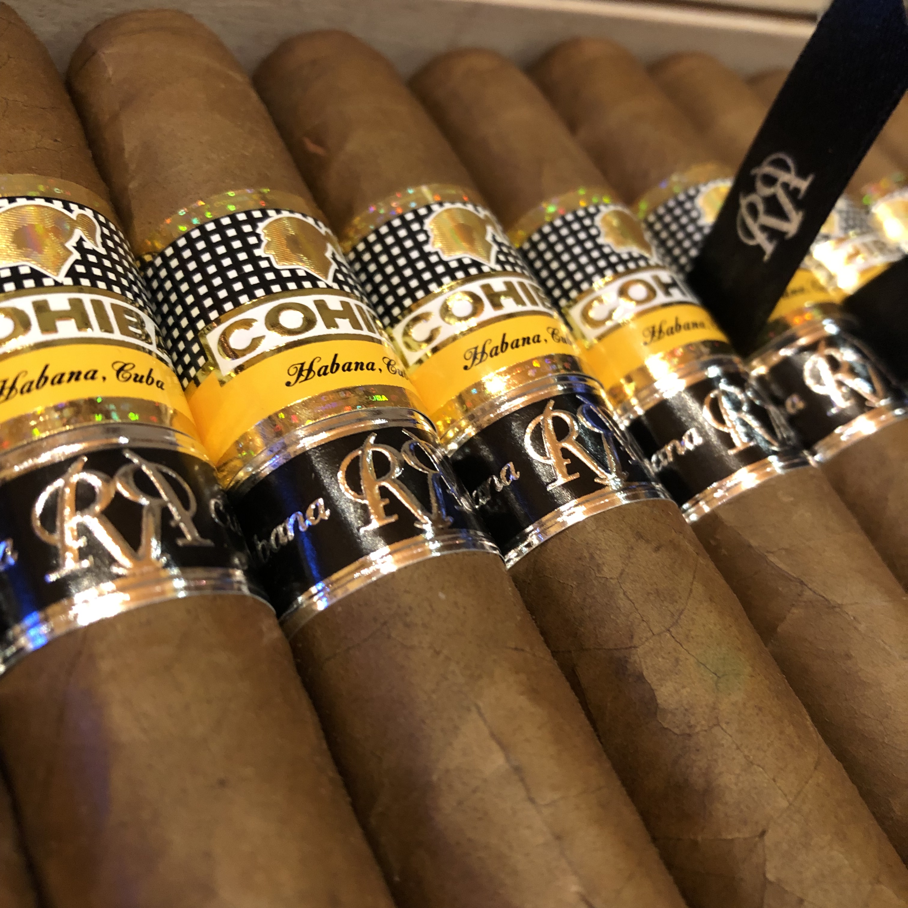 Cohiba Robusto Reserva Cigar Experience