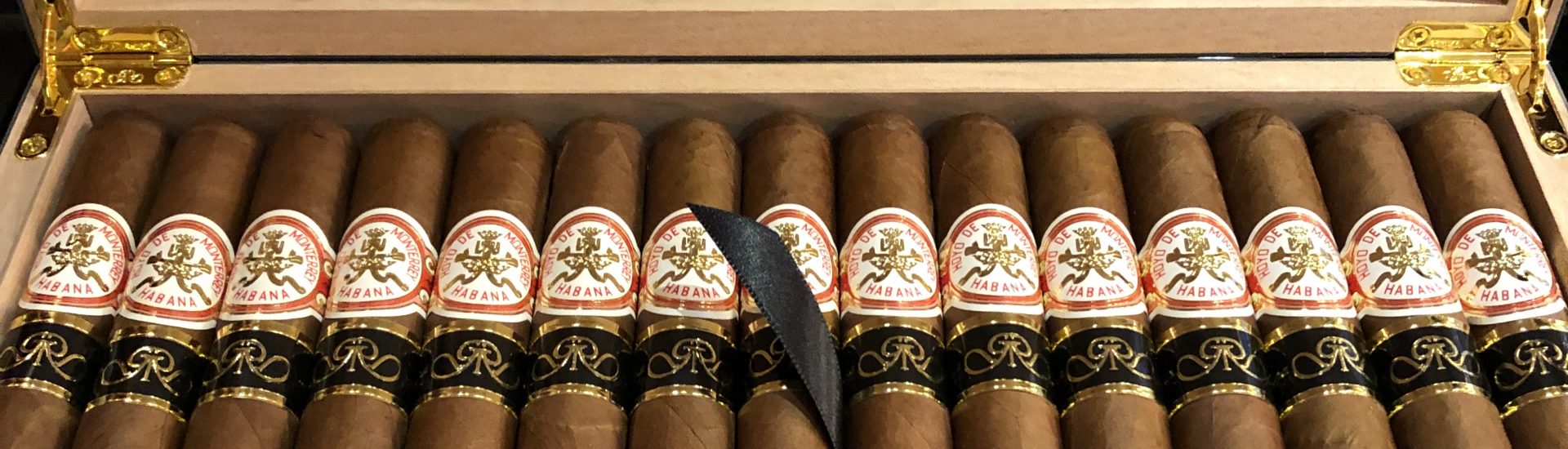 Hoyo De Monterrey Double Corona Gran Reserva Cosecha 2013