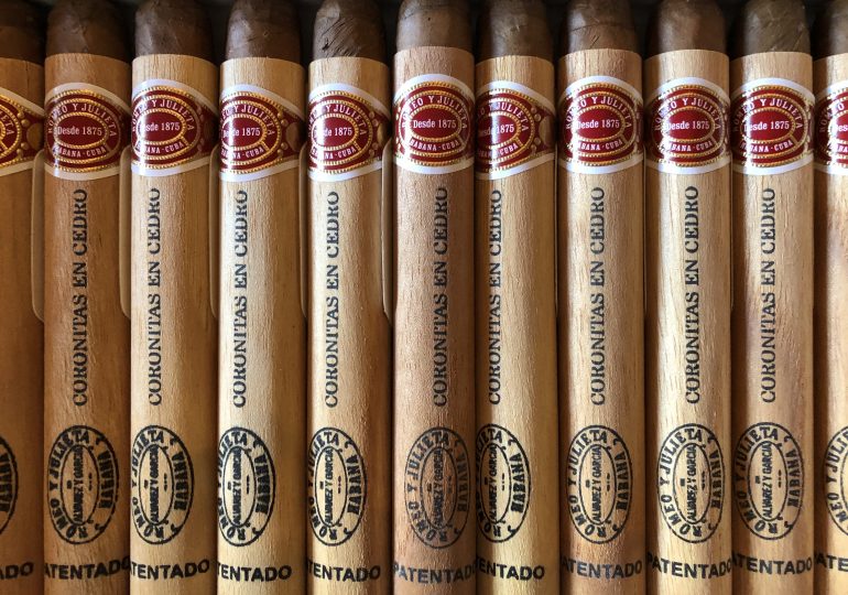 Romeo Y Julieta, Coronita en Cedros Cigar Review