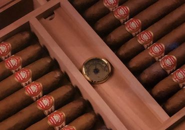 H. Upmann Replica of an Ancient Humidor Supremos No. 2