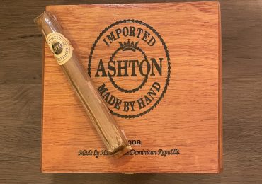 Vintage 20 Year Old Ashton cigar.  A Look at the Brand and Aged Cigar.