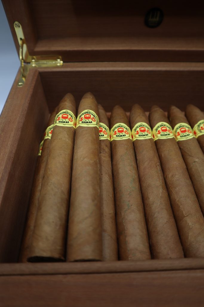 Cuban_House_Of_Cigars_How_To_Season_A-A_Cigar_Humidor