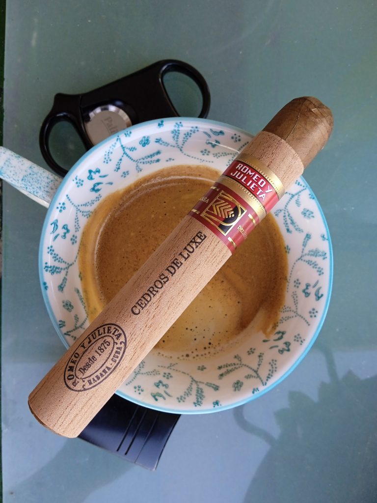 Romeo Y Julieta Cedros de LuxeCubanHouseOfCigars