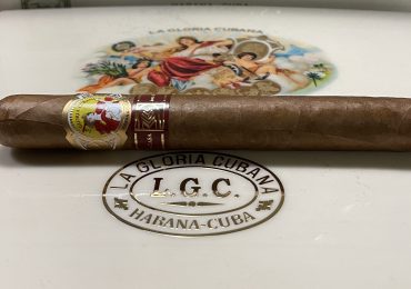 NEW CIGAR - La Gloria Cubana "Glorias" & a complete list of La Casa del Habano exclusive cigars